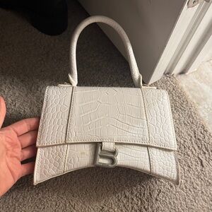 Elegant White Croc-Embossed Mini Bag